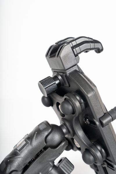 Load image into Gallery viewer, מתקן לטלפון כולל בולם זעזועים למראה KOVIX