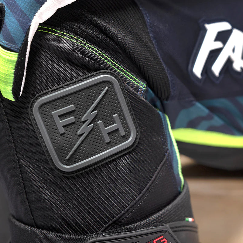 Load image into Gallery viewer, מכנס רכיבה פסטהאוס גריינדוס כחול/לבן Fasthouse Grindhouse Nova Pant 24