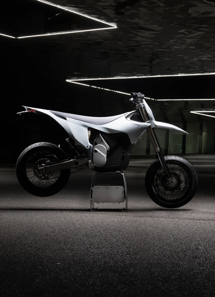 Load image into Gallery viewer, אופנוע חשמלי סטארק וארג סופרמוטו ברישוי צהוב Stark varg 60HP 2025