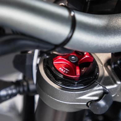 Load image into Gallery viewer, אופנוע שטח חשמלי סורון אולטרה בי Surron Ultra Bee R 2025 19/18