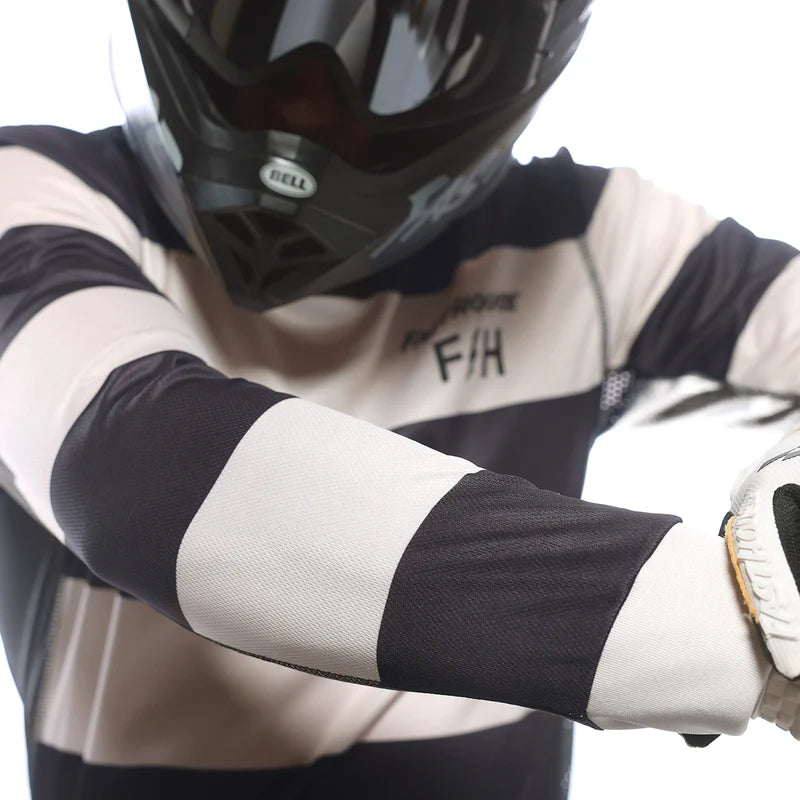 Load image into Gallery viewer, חולצת רכיבה פסטהאוס סנגוארו שחור/לבן Fasthouse Sanguaro Rocko V25