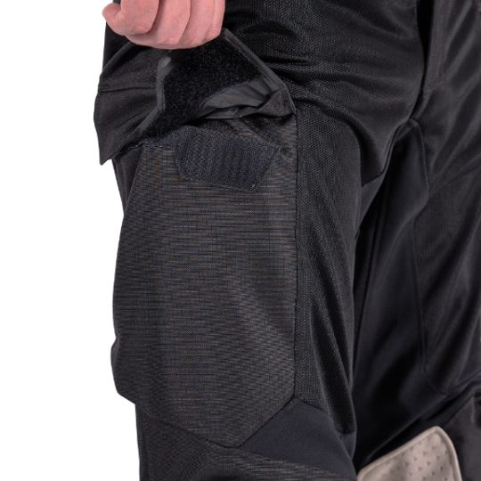 Load image into Gallery viewer, מכנס רכיבה אדוונצ'ר ממוגן ליט LEATT FlowTour 5.5 Stealth