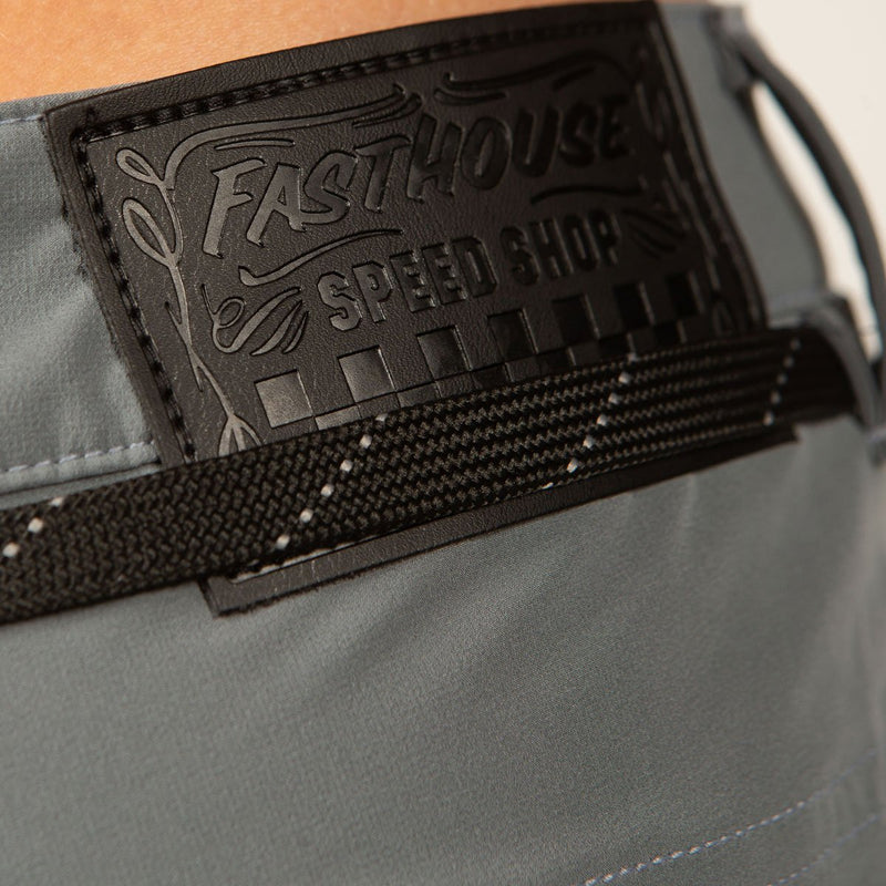 Load image into Gallery viewer, מכנס רכיבה קצר לאופני שטח פסטהאוס אפור Kicker Short - Gray