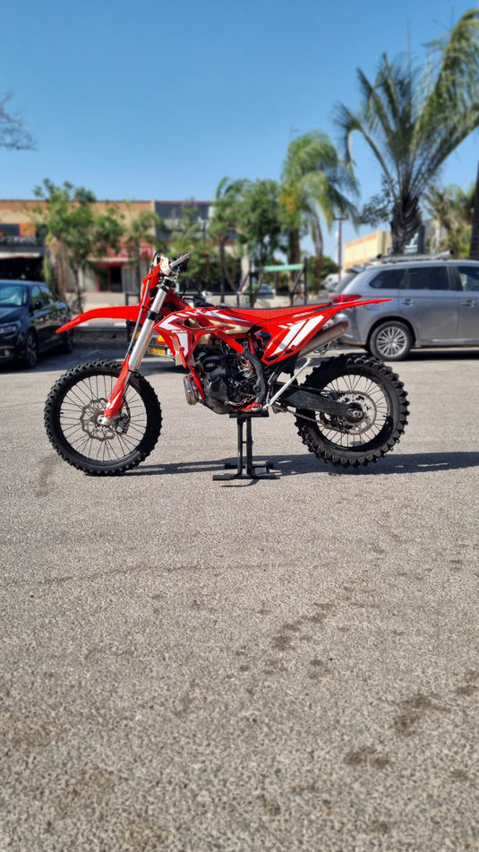 BETA 300 XTRAINER 2023 בטא 300 אקסטריינר