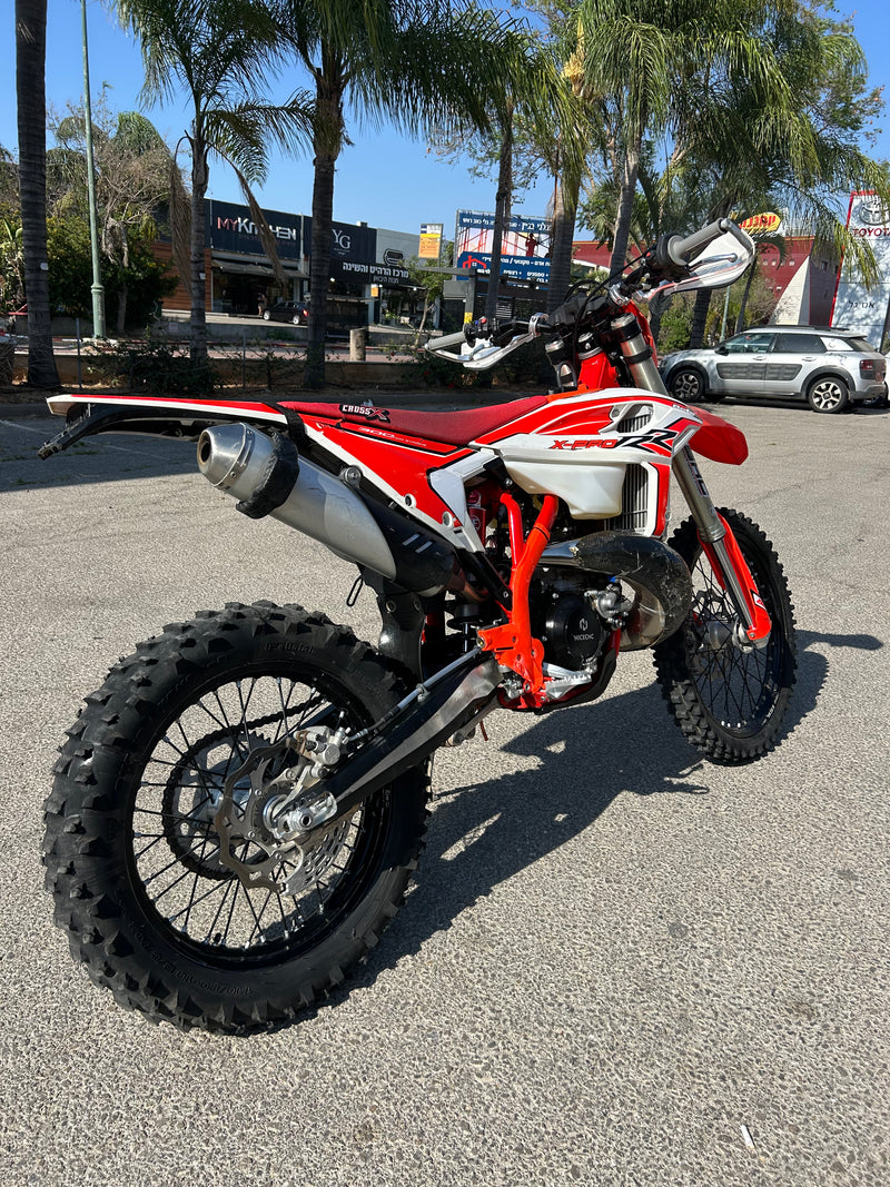 Load image into Gallery viewer, Beta x-pro 2T 300RR בטא אקס פרו 2024
