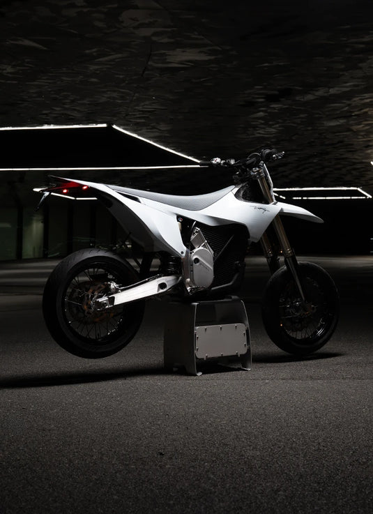 אופנוע חשמלי סטארק וארג סופרמוטו ברישוי צהוב Stark varg 60HP 2025