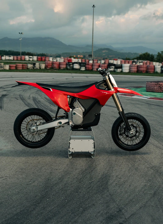 אופנוע חשמלי סטארק וארג סופרמוטו ברישוי צהוב Stark varg 60HP 2025