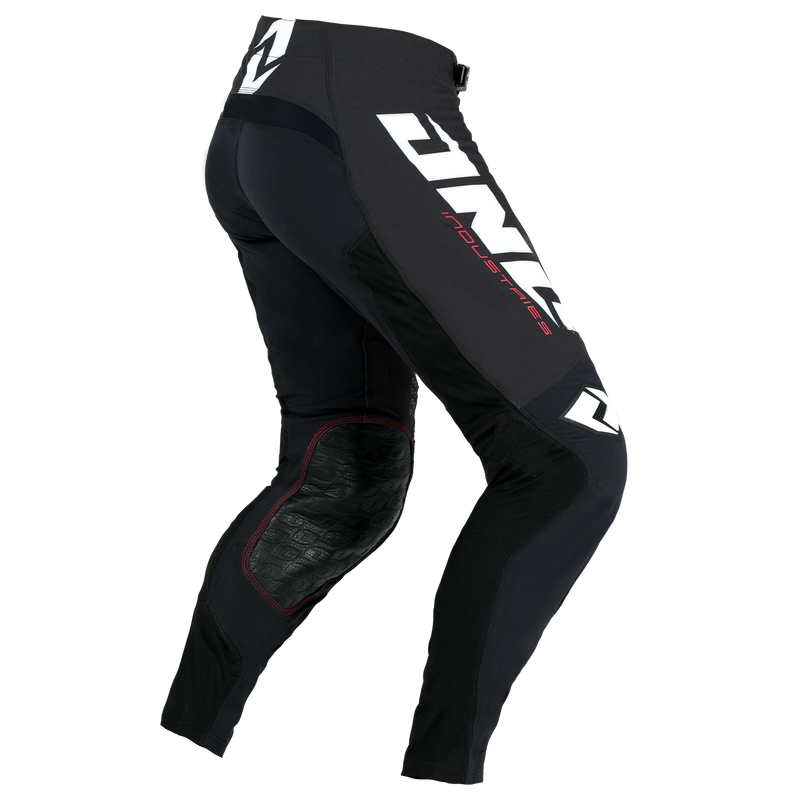 Load image into Gallery viewer, חליפת רכיבה לאופנוע שטח/טרקטורון וואון אונו שחור ONE X-197 Uno Black V25
