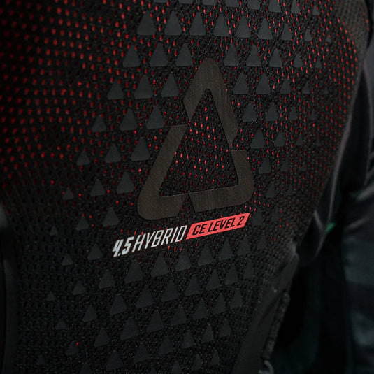מגן חזה וגב צביצב ליט 4.5 שחור LEATT Chest Protector 4.5 Hybrid