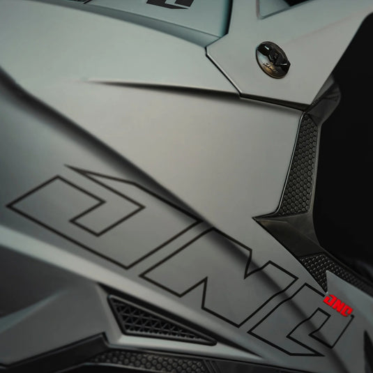 קסדה לאופנוע שטח/טרקטורון וואון איקס-297 אפור ONE X-297 Horizon V25