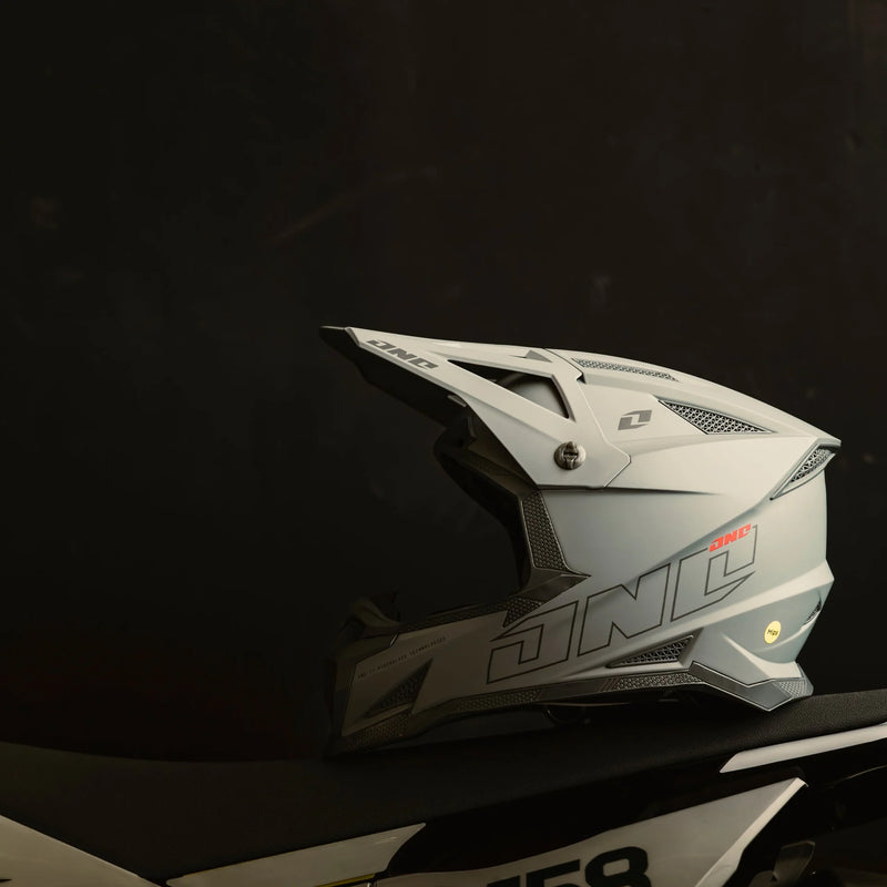 Load image into Gallery viewer, קסדה לאופנוע שטח/טרקטורון וואון איקס-297 אפור ONE X-297 Horizon V25
